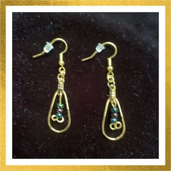 3/$20 Hand Crafted BEADED Dangle TEARDROP Gold EARRINGS - Picture 1 of 1